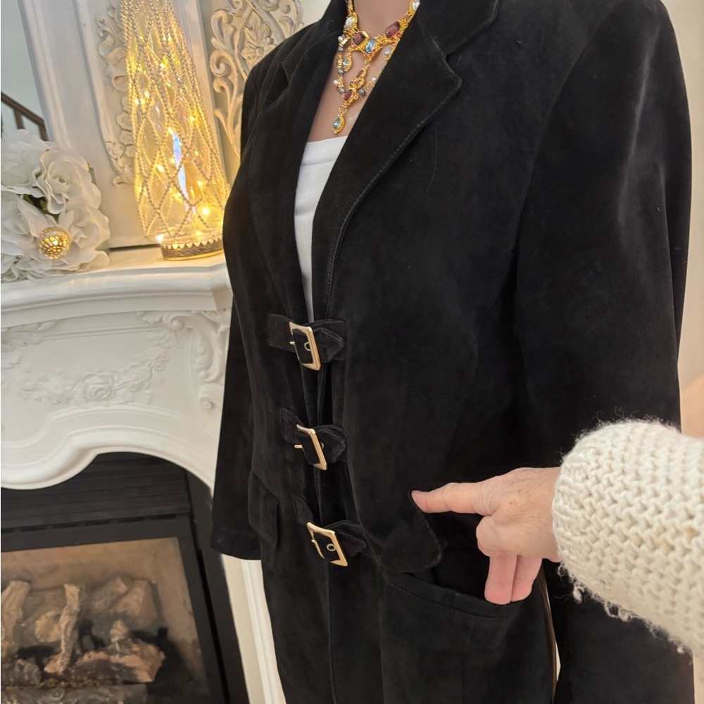 Danier Women's Suede Leather Black Blazer with Triple Buckle Detail - Picture 5 of 13